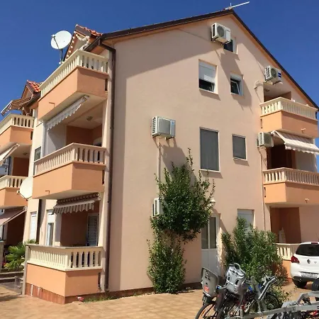 Xvii Apartment